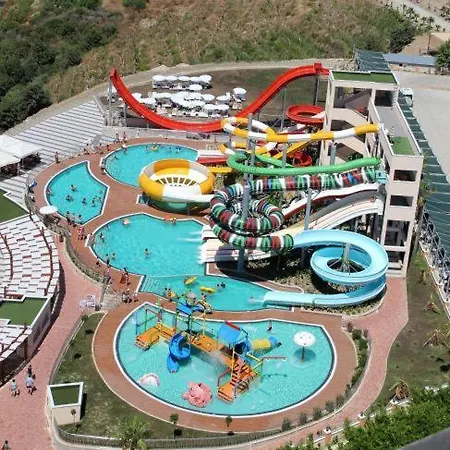 Spacious 3 Bedroom Apartment Gold City Alanya *