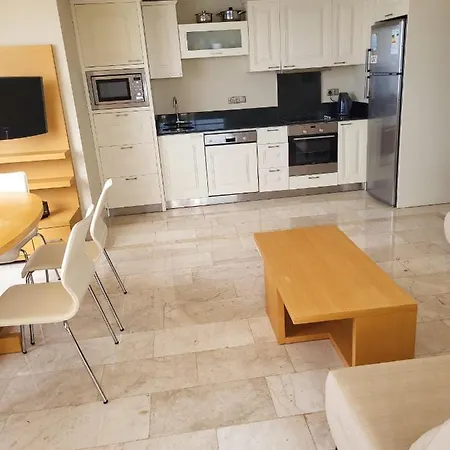 Lägenhet Spacious 3 Bedroom Apartment Gold City Alanya